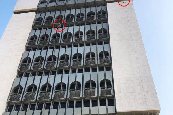 adnoc-building-being-cleaned-rope-access-cleaning-tetra-gulfd4e796f0-aad3-4e6d-09f1-fbad2a6602cd1D56F948-8964-49FC-487E-AB13DB50D840.jpg