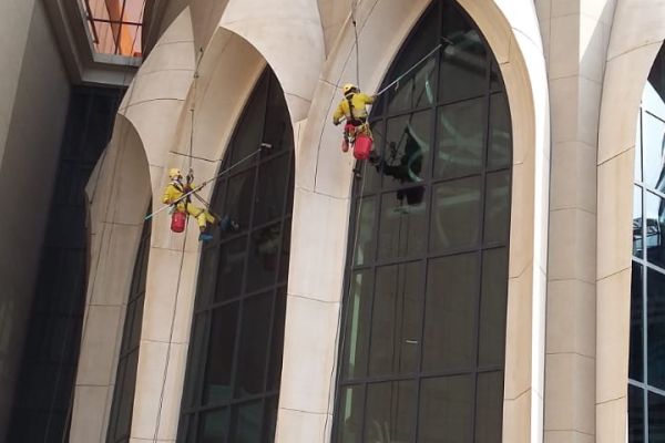 cleaning-dome-windows-tetra-gulf-cleaning-palace-roof-top-sideb7a35a4e-4654-15f8-5d43-781140f506c3A9F0EBCA-A1D2-0C4A-961C-3CBA3E198945.jpeg
