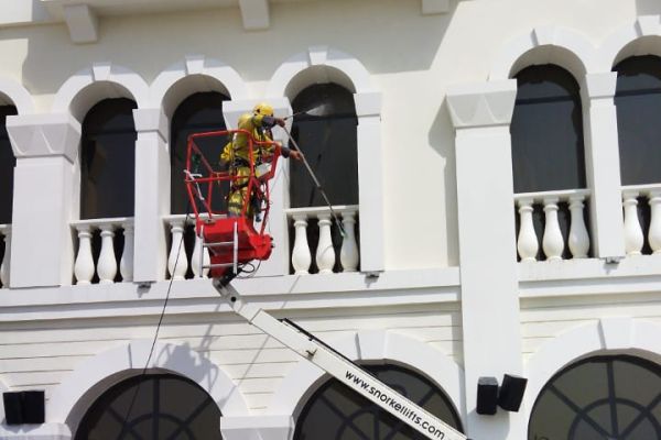 cleaning-window-tetragulfgroup-crane-equipment-spray-rope-access-punjab-grill-resturant3AC54E06-7A08-F24E-15D8-02054958DE0B.jpeg