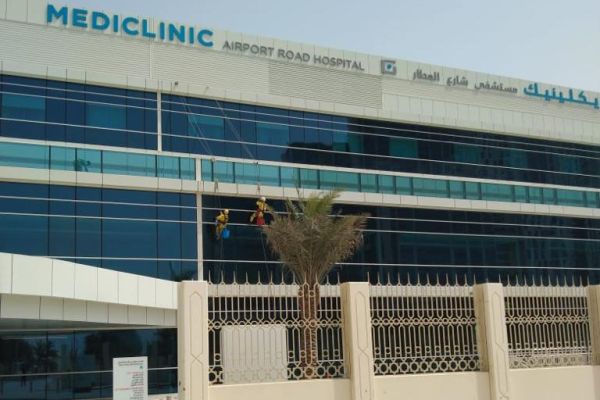 mediclinic-airport-road-hospital-tetragulfgroup-building-cleaning-ropeaccessB9CE3FB0-54C0-48DC-3B34-8745D83401D0.jpeg
