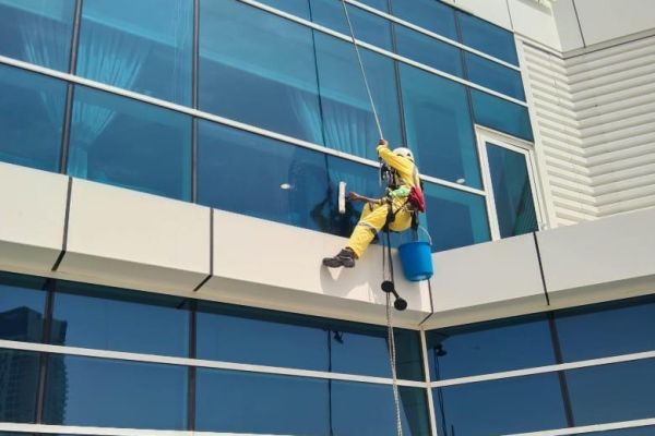mediclinic-pharmacy-tetragulfgroup-rope-access-cleaning-services56E9B67D-B85D-CC80-E2B5-913024404FDB.jpeg