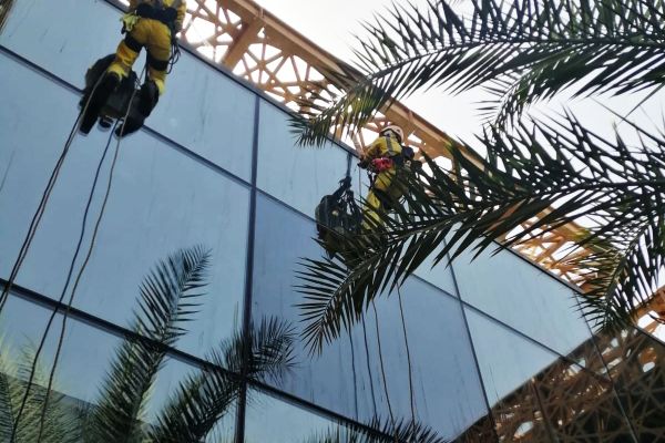 rope-access-cleaning-cleveland-clinic-abu-dhabi-yellow-uniform-tetragulfgroup-window-cleaningE6AC78A1-013E-5067-AFBD-510AF52989E7.jpg