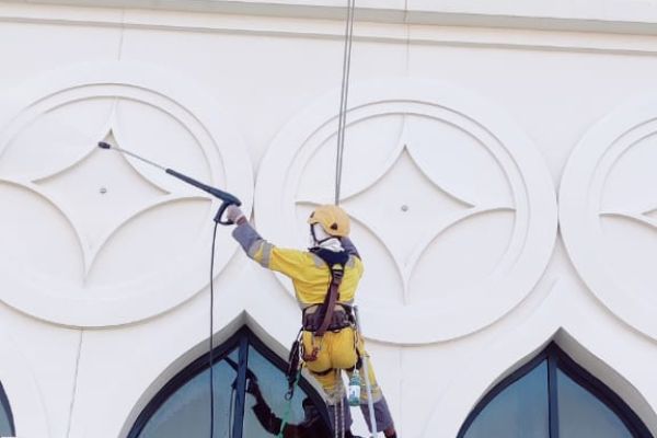 rope-access-cleaning8d2b30c2-e9fa-0b1d-915a-39cb0db0d49524767D9D-615E-16D5-0AF9-7A2BB743FC2E.jpeg