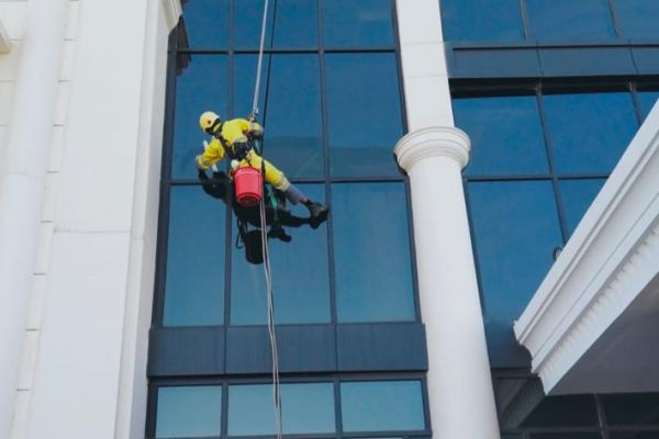tetra-gulf-rope-access-building-and-window-cleaning-service-abu-dhabi-dubai-uae-2022d47a9f3d-f3e5-44fc-6cc8-ea4365dd3591420AF0FF-F6D7-95F5-3BE8-08DF04A79462.jpg