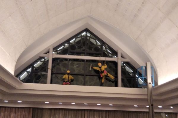 tetragulfgroup-cleaning-conference-hall-roof-and-ceiling-windows-mosque-hotel-dubai-abu-dhabicb43c653-a289-06aa-6748-6a6d78aaa3c934BF6D27-00CD-E63B-8C5A-0C53530DFC5E.jpeg