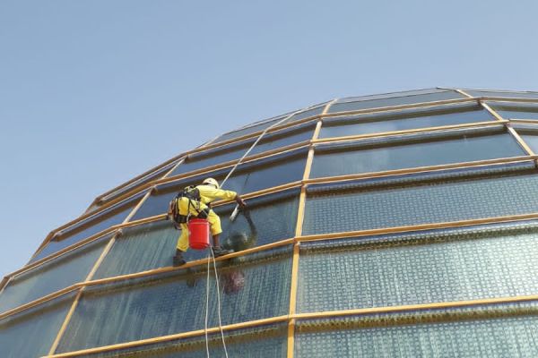 tetragulfgroup-glass-dome-cleaning-roof-topF35CE565-6818-3E76-6FF5-F53FA05001F6.jpeg