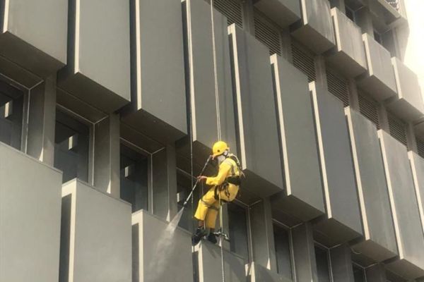 tetragulfgroup-rope-acces-cleaning-adnoc-building-abu-dhabi-march87090645-74F8-F743-5B3F-1829B77BEC48.jpeg