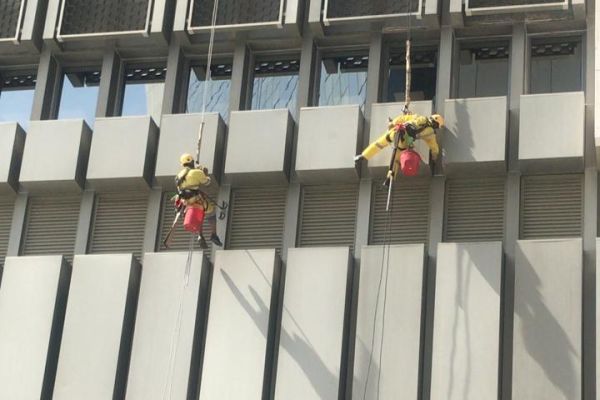 tetragulfgroup-rope-access-cleaning-adnoc-building-headquaters88644EEA-7175-1AAC-C736-6357FE518696.jpeg