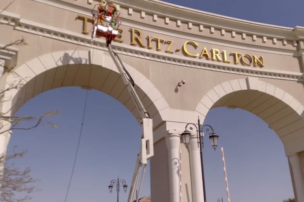 the-ritz-carlton-hotel-cleaning-label-entrance-washing-lift-dubai-abu-dhabi-5-star-expo-2020-snorkel-tetragulf-group-rope-acces4e459e1e-be2c-6b6c-2fd2-5452eb02204a5D6A0F9E-8EB6-8107-89F0-0A460E63D05C.jpeg