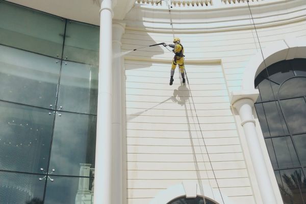 window-cleaning-and-washing-tetragulfgroup-window-rope-access-cleaning-team33711356-BD92-DFE8-D7F2-A1439405A24C.jpeg