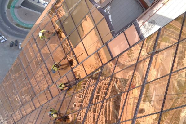 window-cleaning-sky-scrapper-rope-tetra-abu-dhabi-dubai-hotelbf4a997c-bc19-c25d-f584-8818f6555f3d185BA0A9-CCCD-FED6-DB2F-DC1ED286AFC6.jpeg